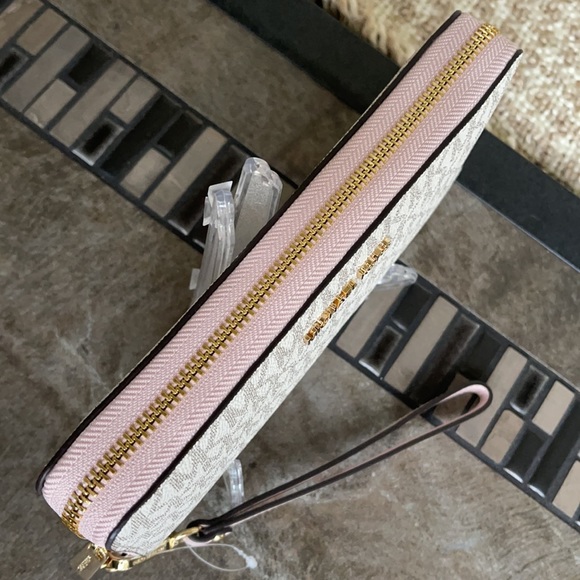 Michael Kors Jet Set Travel Large Travel CONTINENTAL Wallet-Wristlet - Picture 5 of 16